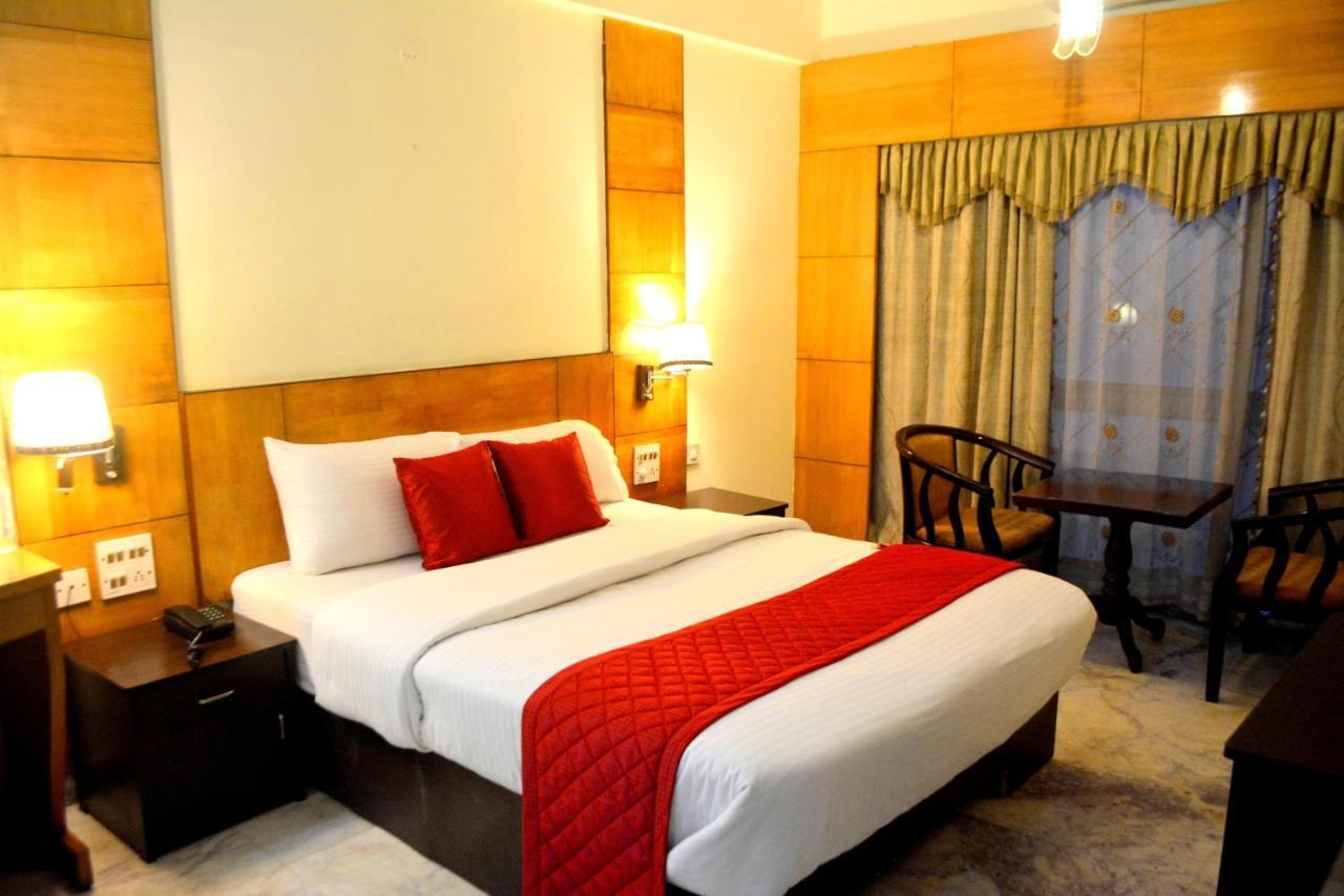 Hotel City Centaur And Convention Center- Vaccinated Staff Bangalore Esterno foto